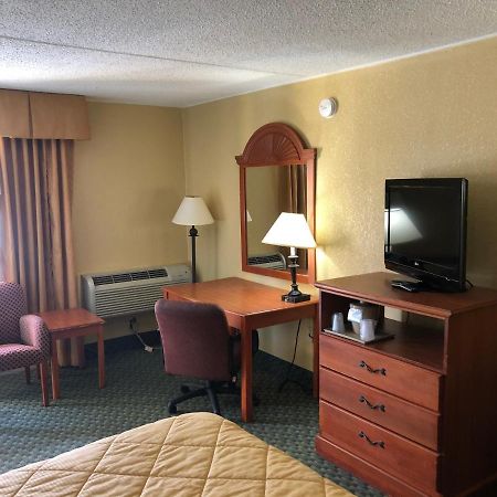 Rodeway Inn Joint Base Andrews Area Camp Springs Dış mekan fotoğraf