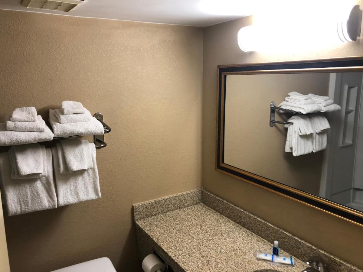 Rodeway Inn Joint Base Andrews Area Camp Springs Dış mekan fotoğraf