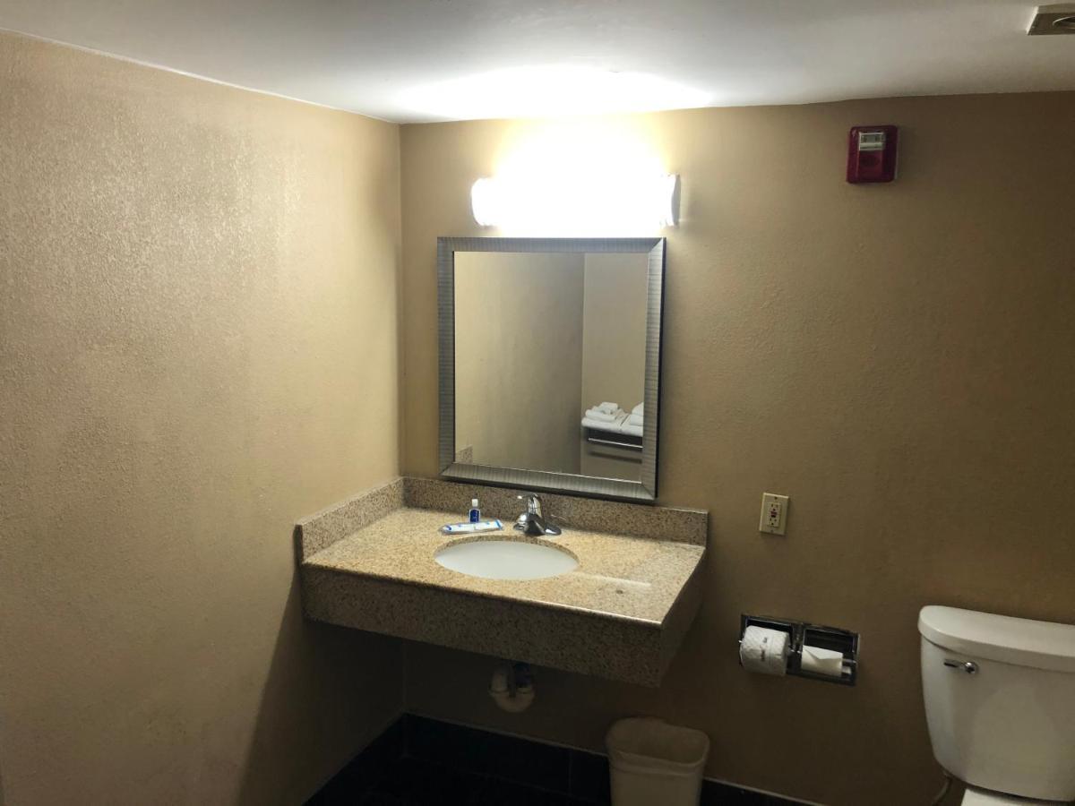 Rodeway Inn Joint Base Andrews Area Camp Springs Dış mekan fotoğraf