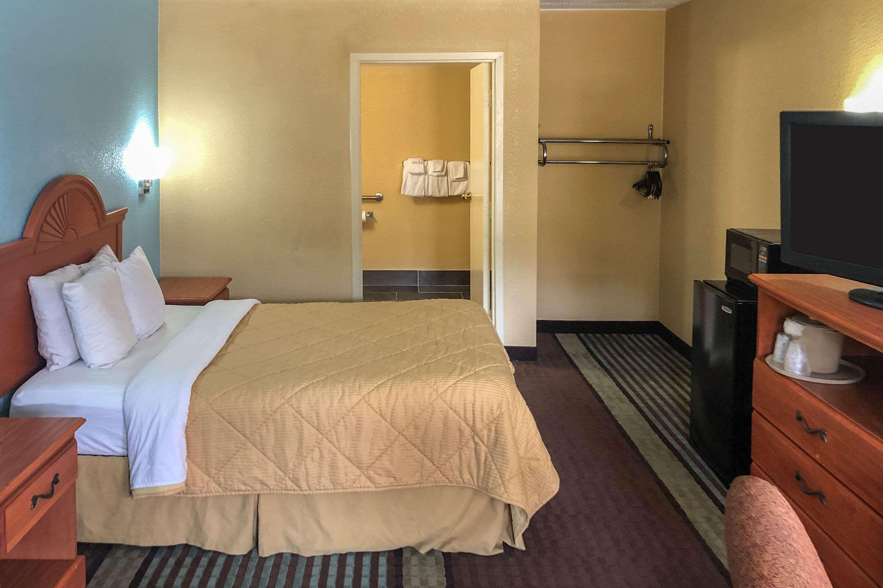 Rodeway Inn Joint Base Andrews Area Camp Springs Dış mekan fotoğraf