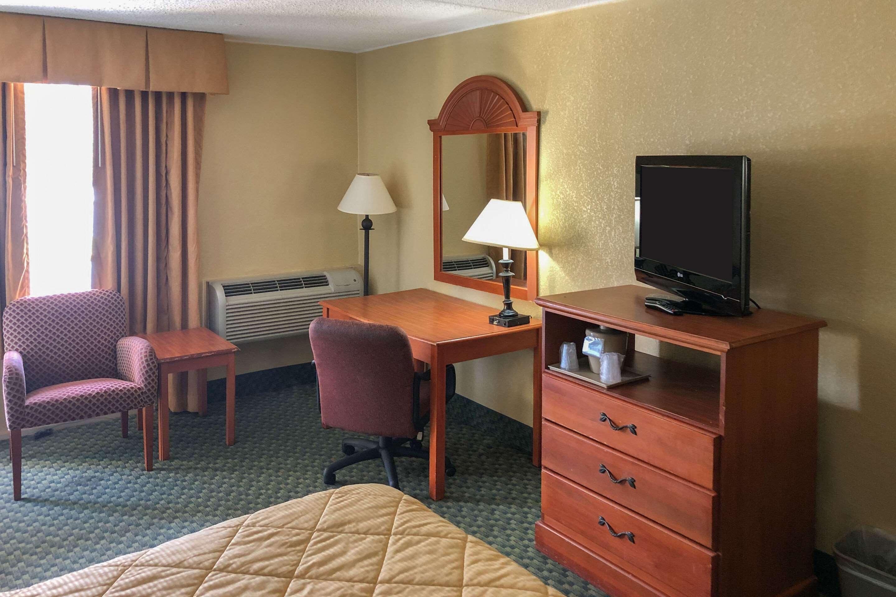 Rodeway Inn Joint Base Andrews Area Camp Springs Dış mekan fotoğraf
