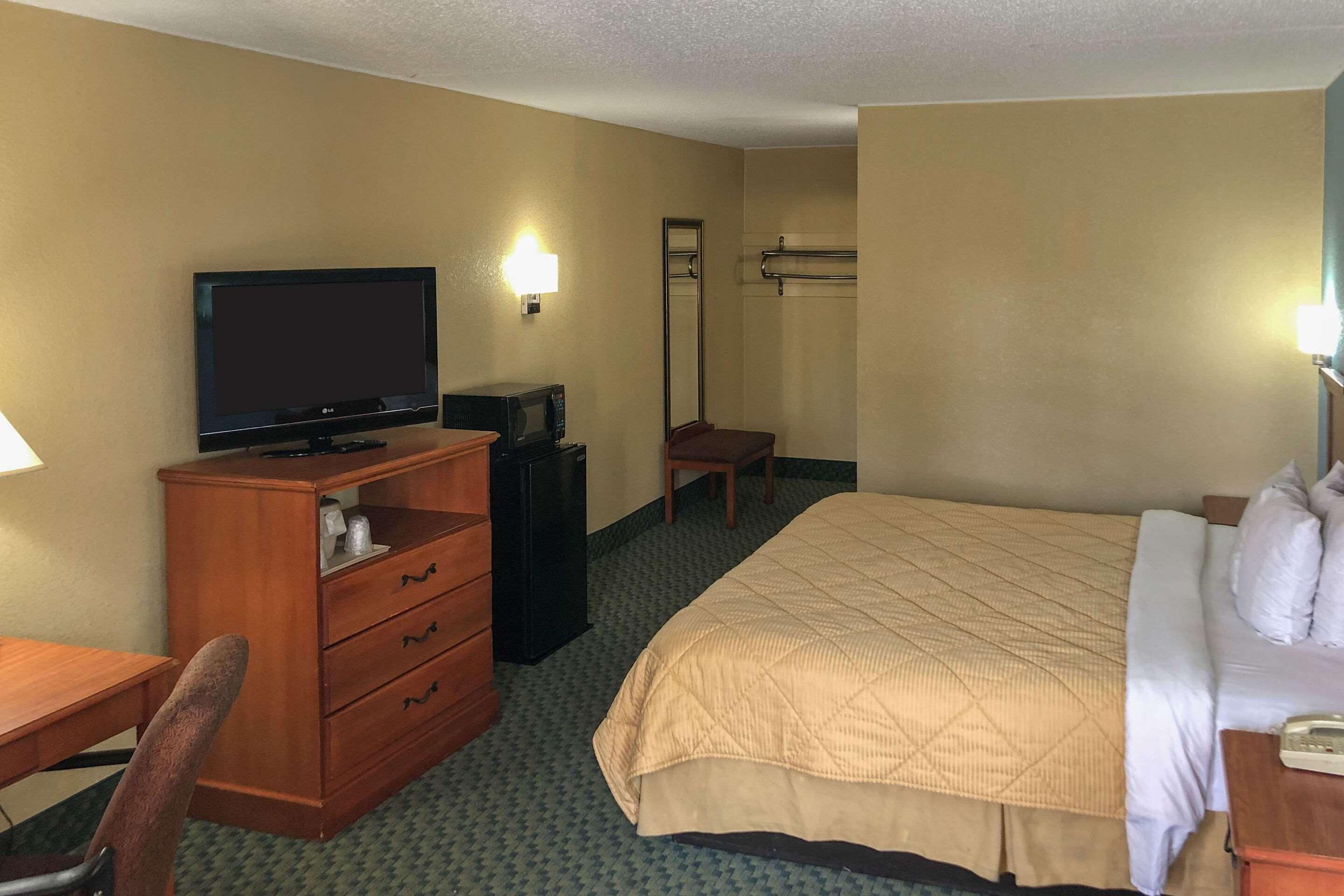 Rodeway Inn Joint Base Andrews Area Camp Springs Dış mekan fotoğraf