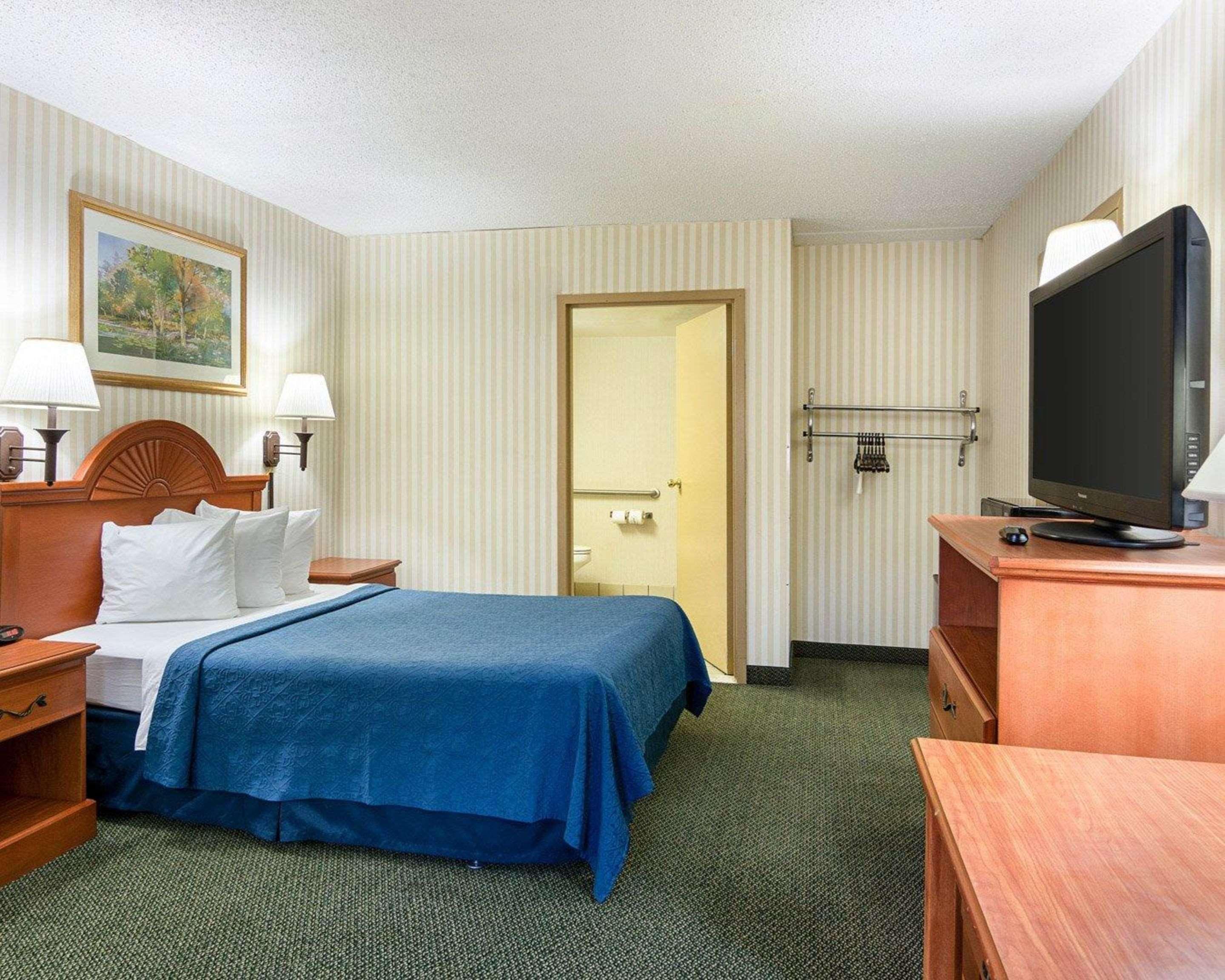 Rodeway Inn Joint Base Andrews Area Camp Springs Dış mekan fotoğraf