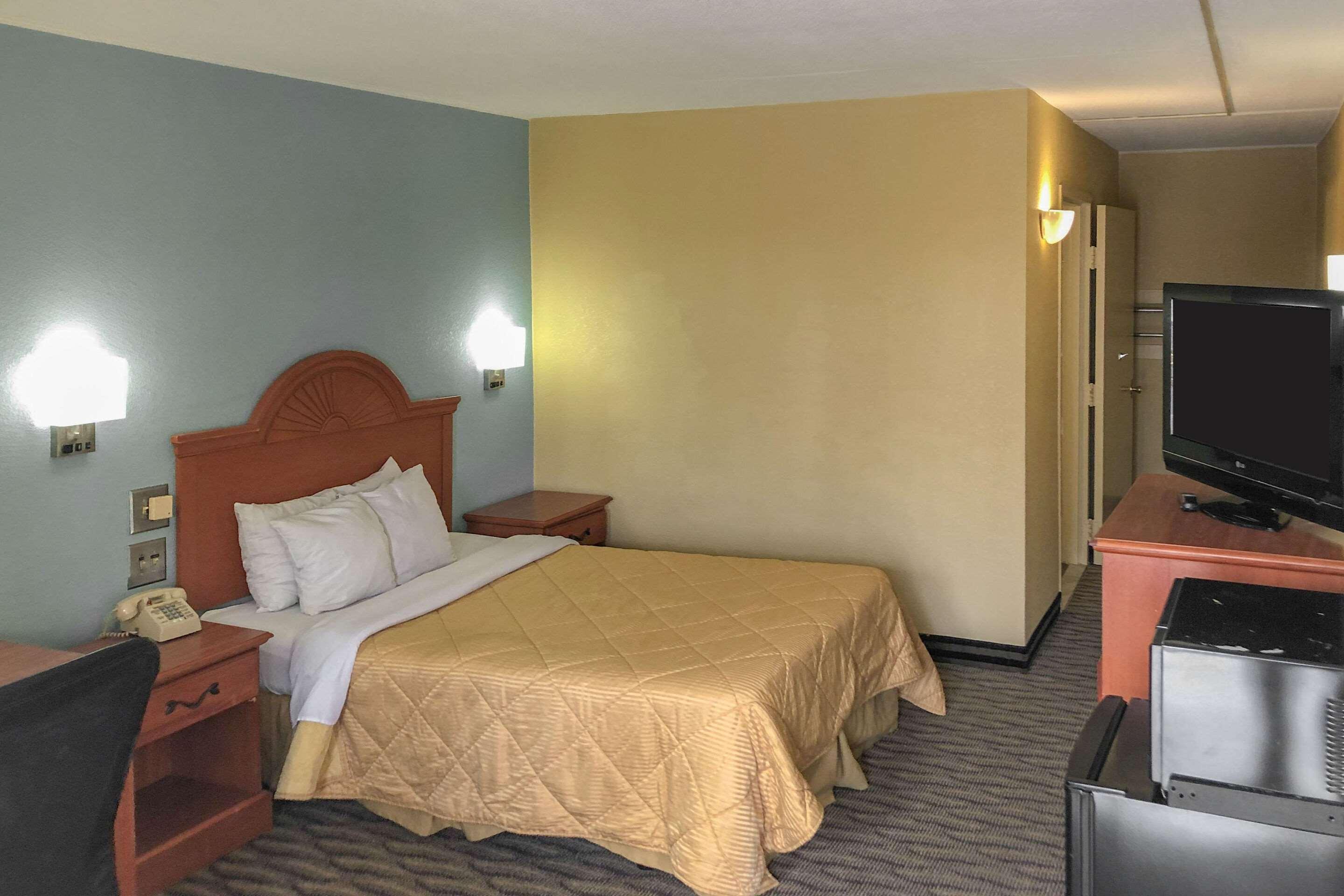 Rodeway Inn Joint Base Andrews Area Camp Springs Dış mekan fotoğraf